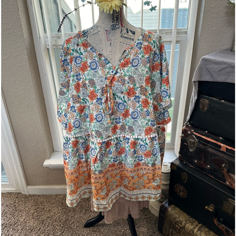 NWT-Boho Style BloomChic Top w/ Beautiful Details and Floral Pattern!